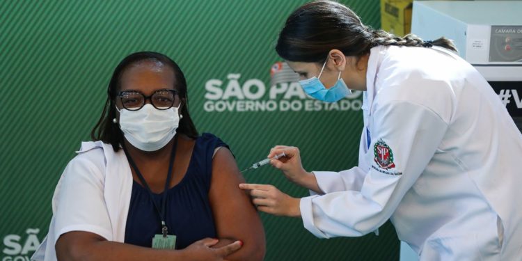 Nis vaksinimi i popullsisë në Brazil