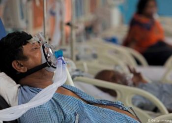 Vendi i dytë në botë për infektimet nga Covid-19, India miraton vaksinën e Oxford/AstraZeneca