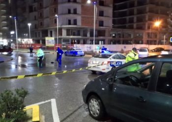 Aksident, shoferi godet kalimtarin dhe largohet nga vendi i ngjarjes (VIDEO)