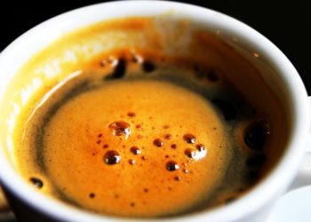 Sa kafe duhet të pijnë në ditë personat që vuajnë nga tensioni i lartë