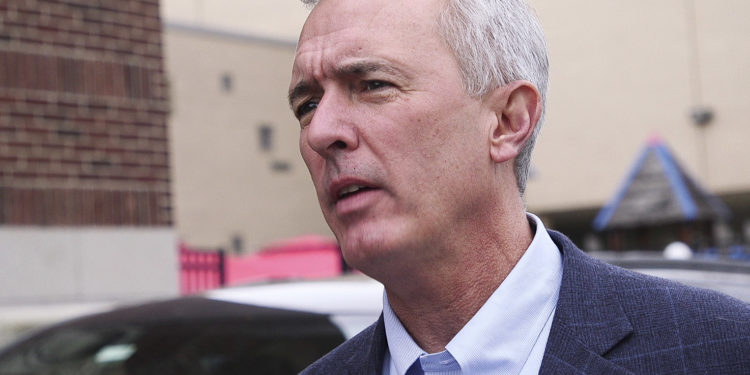 Ligjvënësi i parë republikan konfirmon se do të votojë për shkarkimin e Trump