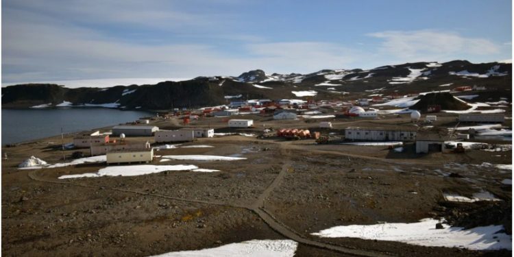 Tërmeti me magnitudë 6.9 ballë në Antarktidë, Kili evakuon bazën nga frika e cunamit