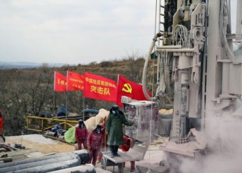 Prej 14 ditësh të bllokuar: Nxirren katër minatorë në Kinë, 7 të tjerë mbeten ende nën tokë