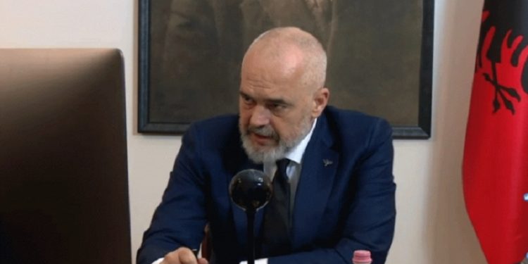 “Mos rri në kafene se të bëhet truri si filxhan kafeje” Rama debaton me komentuesin