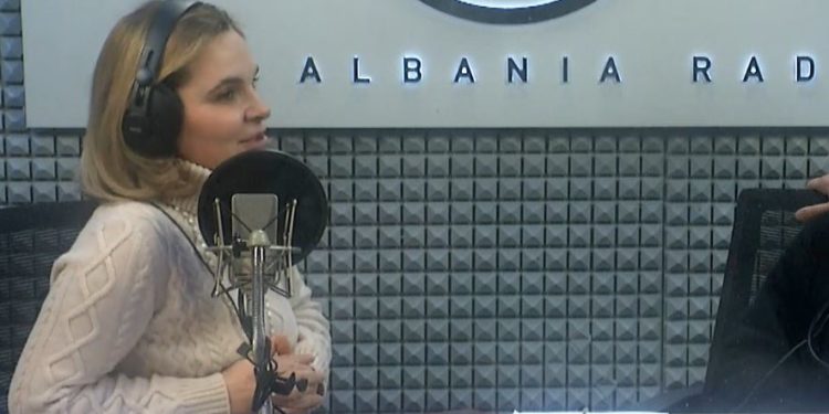 Monika Kryemadhi s’i ka problem femrat që i rrinë afër Metës: Seksi është thjesht eksperiencë, rëndësi ka dashuria