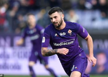 Kutrone ndryshon ekip, zbuloni ku do të luajë ish-sulmuesi i Milanit