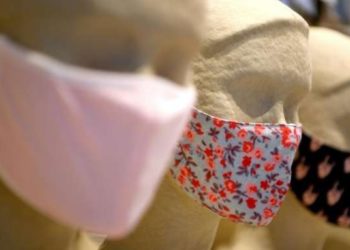 Varianti i ri i Covid, OBSH nxjerr udhëzimin për maskat mbrojtëse