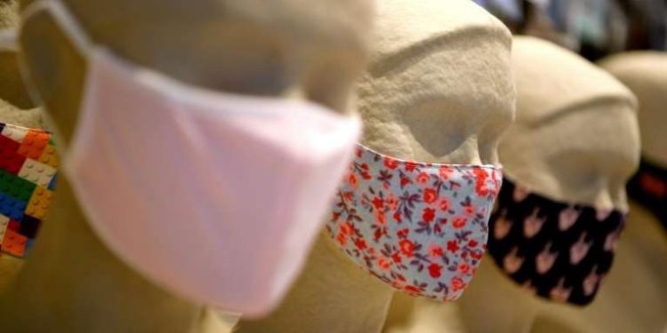 Varianti i ri i Covid, OBSH nxjerr udhëzimin për maskat mbrojtëse