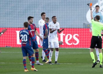 Militao “tradhton” Realin e Madridit, Sevilla fiton dhe ngjitet e treta