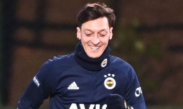 Ozil emocionon tifozët turq: Dua të fitoj titullin kampion dhe të jem në Champions!