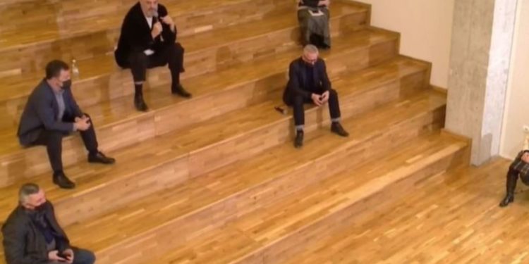 Rama: Unë iu kam marrë “frymën” oligarkëve, tani Lulzim Basha do t’iu japë 50 mln euro me një dorë