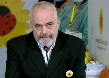 Rama: Sot i pari do e bëj unë vaksinën, dokrrat me çip harrojini!