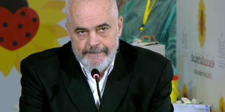 Rama: Sot i pari do e bëj unë vaksinën, dokrrat me çip harrojini!