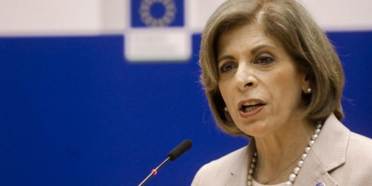 Reduktohen dërgesat e AstraZenecas, reagon BE: Do të bllokojmë eksportet e vaksinës për Covid-19 jashtë bllokut