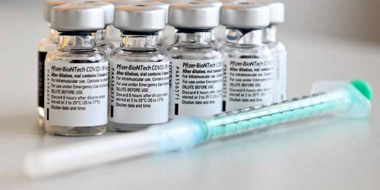 23 njerëz humbën jetën pasi morën vaksinën kundër COVID-19 në Norvegji