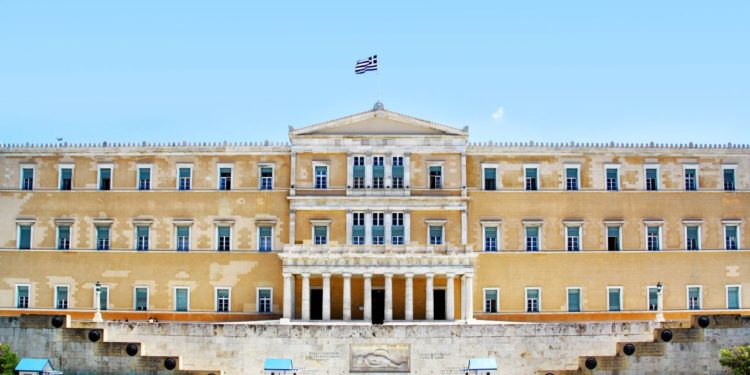 Greqi/ Shqiptarët të dytët pas kinezëve për leje qëndrimi