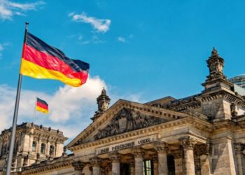 Gjermania paralajmëron mbylljen e kufijve me fqinjët pas përhapjes së variantit të ri të COVID-19