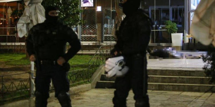 Atentati që tronditi Athinën, flet djali i shqiptarit të ekzekutuar: Ngjarja ndodhi për një borxh 600 euro (VIDEO)