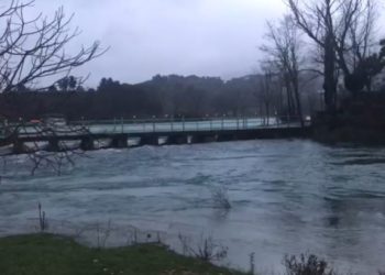 Reshjet në Gjirokastër, liqeni i Viroit rrezikon të dalë nga shtrata, shihni pamjet (VIDEO)