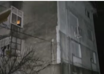 Rikthehet frika në Gjirokastër, pallati në lagjen “Punëtori” rrezikon shembjen nga rrëshqitja e dheut