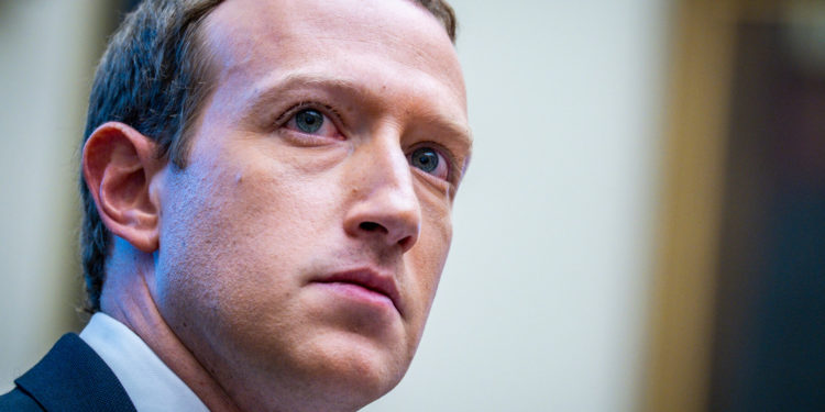 Zuckerberg: Llogaritë e Trump në rrjetet sociale do të bllokohen të paktën deri në përfundim të transferimit të pushtetit