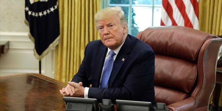 Twitter i mbyll llogarinë, reagon Trump: Nuk do të heshtim, do të ndërtojmë platformën tonë