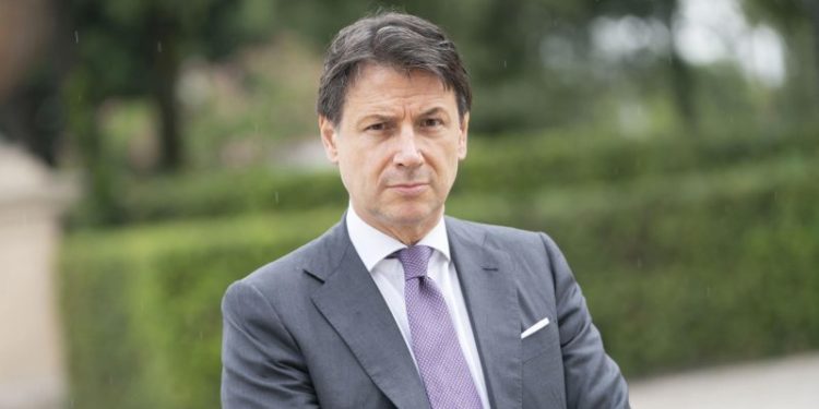 Jep dorëheqjen Guseppe Conte, mediat italiane: Largimi i tij hap një fazë të ndërlikuar politike
