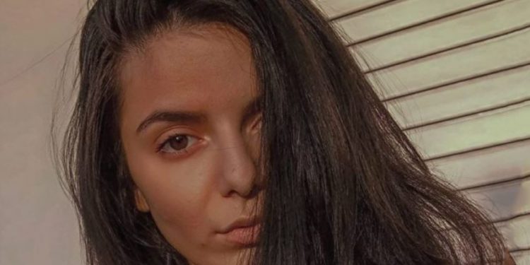 Misteri i zhdukjes së vajzës shqiptare në Greqi, avokati: Po mbahet nga dy burra, mund t’i kenë prerë flokët e vendosur paruke