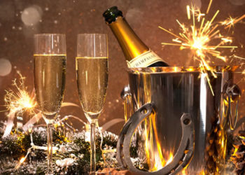 Viti i Ri dhe ‘sekretet’ që nuk i dinit/ Nga puthja në mesnatë tek personi i parë që duhet t’ju hyjë në shtëpi