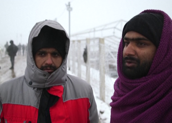 Dëbora mbulon Bosnjën, qindra emigrantë nën qiell të hapur e acar