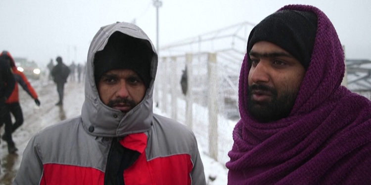 Dëbora mbulon Bosnjën, qindra emigrantë nën qiell të hapur e acar