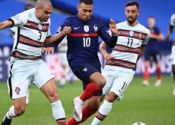 “Mbappe më i mirë se Messi dhe CR7. Topi i Artë? Mos harroni yllin e United”