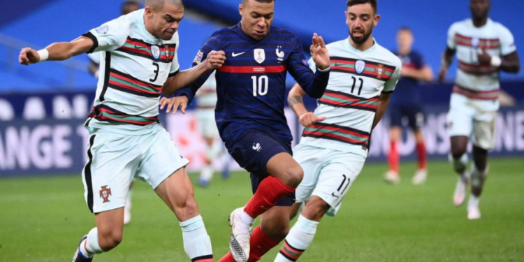 “Mbappe më i mirë se Messi dhe CR7. Topi i Artë? Mos harroni yllin e United”