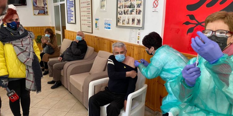 Nisja e vaksinimit në Gjirokastër, Çuçi: S’ka kohë për pushim dhe as nevojë që Shqipëria të kthehet te rrëmuja e rrënimi #PDLSI