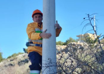 Deputeti i PS-së prezanton ‘Dedën’ e Sarandës (FOTO)