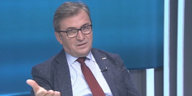 Pandemia, paralajmërohet mbyllje e Shqipërisë nga ora 18:00 deri në 06:00 të mëngjesit