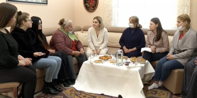 Monika Kryemadhi: Ne forcën e kemi te gratë dhe te vajzat. Jo se nuk e kemi te burrat, se edhe burrat i duam