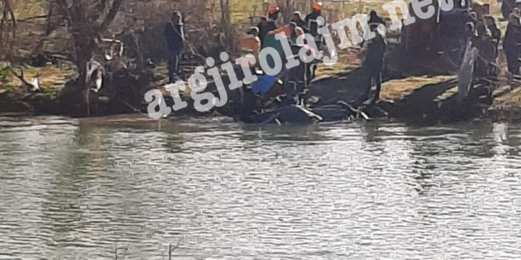 VIDEO ekskluzive, nxirren nga lumi trupat e pajetë të elektriçistëve në Gjirokastër