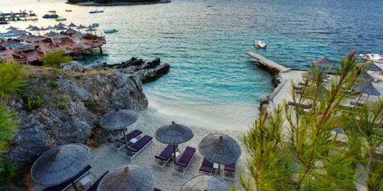 Blogerja e njohur: Ksamili ose Maldivet e Shqipërisë së Jugut