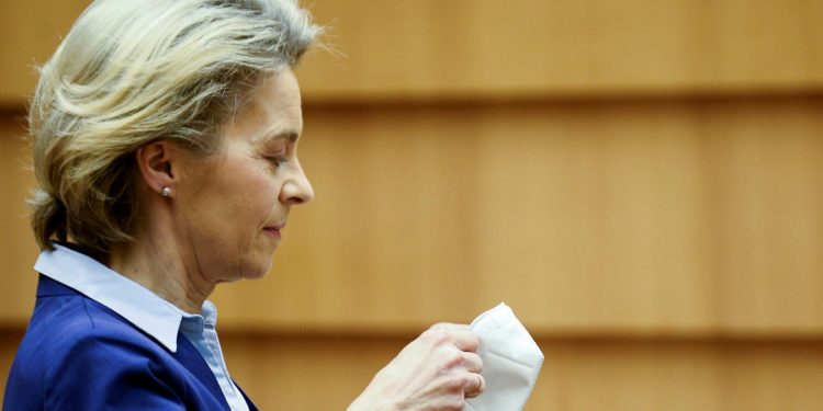 Presidentja e Komisionit Europian: Synimi është të vaksinohen 70% e popullsisë së rritur deri në fund të verës