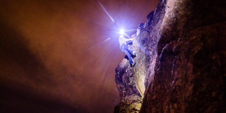 Policia e Gjirokastrës shpëton alpinistët e bllokuar në Malin e Morganës