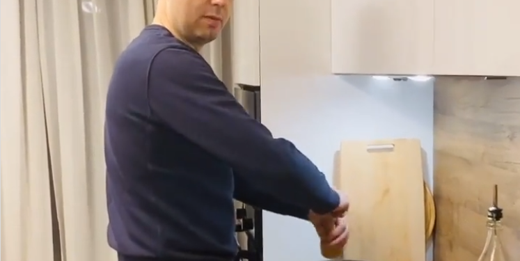 Basha në instagram duke gatuar: Kujt i duhet imazhi i burrit të mirë?