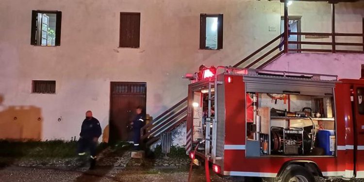 Zjarr në kampin e refugjatëve në Greqi, humb jetën një fëmijë 6-vjeçar