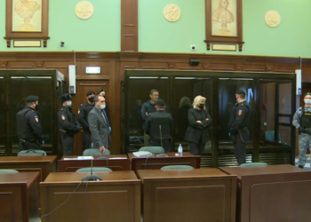 Regjimi i Putin dënon me burg liderin e opozitës, Alexey Navalny