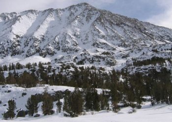 Një grup alpinistësh nga Gjirokastra e Libohova bllokohen në malin e Murganës në kufi me Greqinë