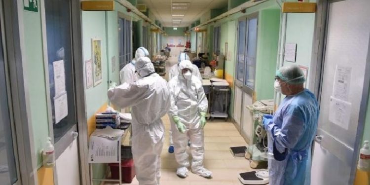 1070 raste të reja me koronavirus në Greqi dhe 25 humbje jete në 24 orët e fundit