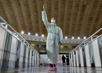 Financial Times: Ballkani kthen sytë nga Kina dhe Rusia për vaksinën