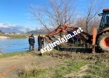 VIDEO ekskluzive, nxirren nga lumi trupat e pajetë të elektriçistëve në Gjirokastër