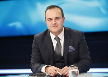 “Më mori lekë shkërdhata, ky vend s’bëhet”: Rasti shokues i Edvin Priftit dhe a janë të gjithë të korruptuar këtu