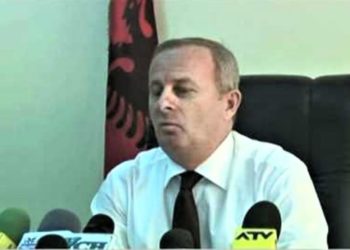 Covid i merr jetën ish-prefektit të Vlorës